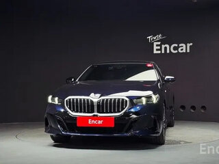 2025 BMW 5 серии 520i VIII (G60/G61/G68), синий, 6770938 рублей, вид 2