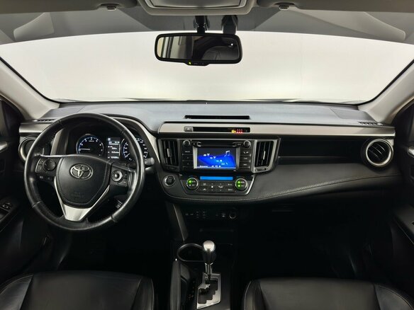 2016 Toyota RAV4 IV (XA40) Рестайлинг, белый - вид 4