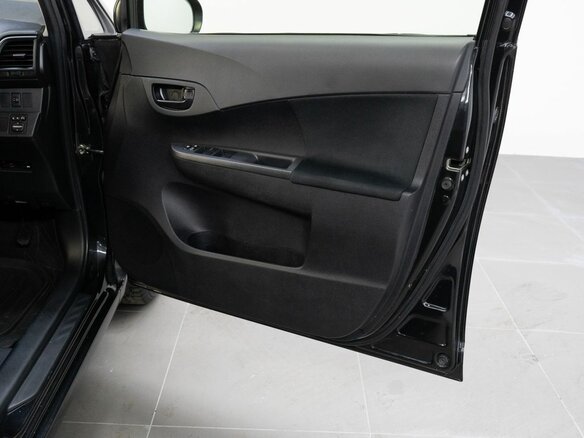 2013 Toyota Ractis II, чёрный, 790000 рублей - вид 9