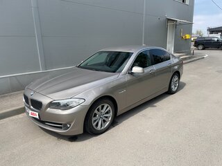 2013 BMW 5 серии 520i VI (F10/F11/F07), бежевый, 1980000 рублей, вид 3