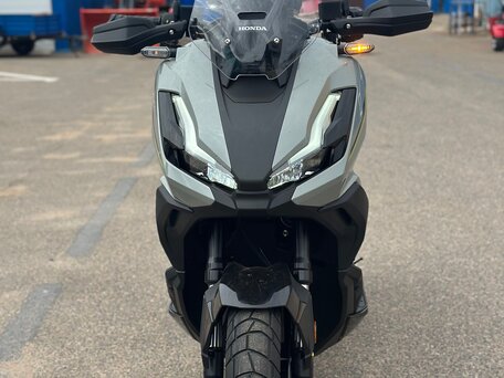 2026 Honda ADV350, серебристый, 950000 рублей, вид 3