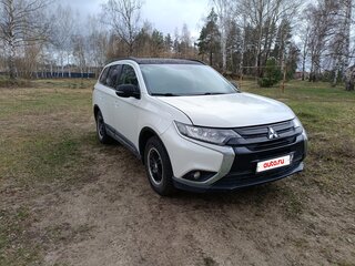 2016 Mitsubishi Outlander III Рестайлинг 2, белый, 1350000 рублей, вид 1