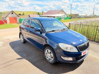 2013 Skoda Fabia II Рестайлинг, синий, 600000 рублей, вид 3