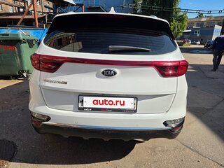2021 Kia Sportage IV Рестайлинг, белый, 2250000 рублей, вид 3