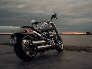 2023 Harley-Davidson Fat Boy, серый, 2500000 рублей, вид 3