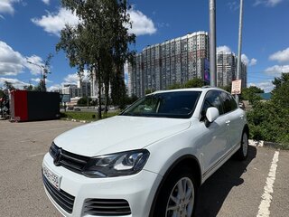 2013 Volkswagen Touareg II, белый, 1325000 рублей, вид 2