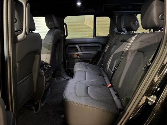 2026 Land Rover Defender 110 II, чёрный - вид 19