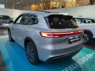 2026 Geely EX5 Гибрид EM-i, серебристый, 3969990 рублей, вид 3