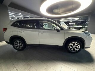 2021 Subaru Forester V Рестайлинг, белый, 2240000 рублей, вид 4