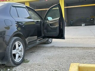 2008 Volkswagen Jetta V, чёрный, 750000 рублей, вид 3