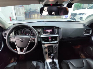 2018 Volvo V40 II Рестайлинг, белый, 1228999 рублей, вид 3