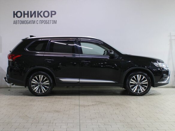 2018 Mitsubishi Outlander III Рестайлинг 3, чёрный, 1929000 рублей - вид 7