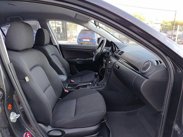 2006 Mazda 3 I (BK) Рестайлинг, чёрный, 285000 рублей - вид 10