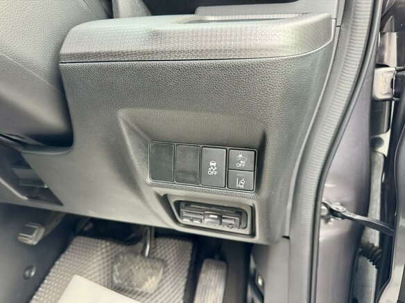 2015 Honda Stepwgn V, серый - вид 12