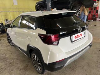 2021 Toyota Yaris L XP150 Рестайлинг, белый, 1150000 рублей, вид 4