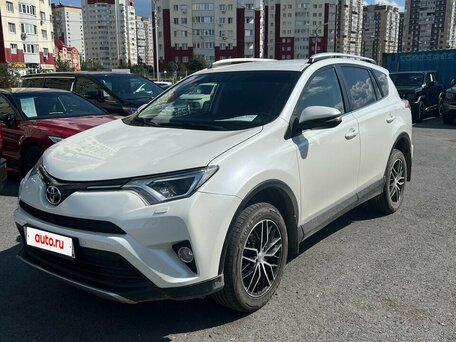 Toyota RAV4 IV (XA40) Рестайлинг