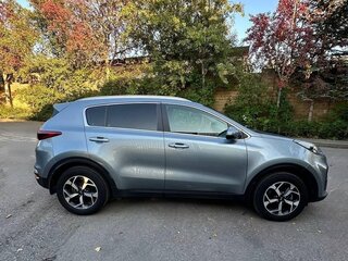 2020 Kia Sportage IV Рестайлинг, серебристый, 2190000 рублей, вид 5