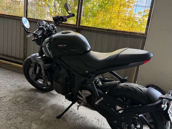 2023 Triumph Trident 660, чёрный, 780000 рублей - вид 9