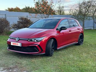 2022 Volkswagen Golf VIII, красный, 3000000 рублей, вид 2