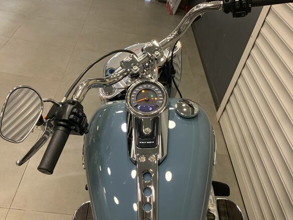 2024 Harley-Davidson Fat Boy, голубой, 2900000 рублей - вид 5