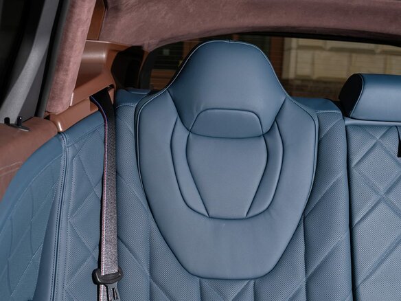 2026 BMW XM 50e, серый, 19890000 рублей - вид 23