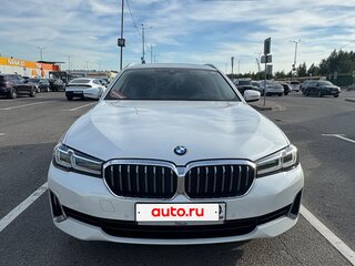 2020 BMW 5 серии 520i VII (G30/G31/G38) Рестайлинг, белый, 3950000 рублей, вид 3