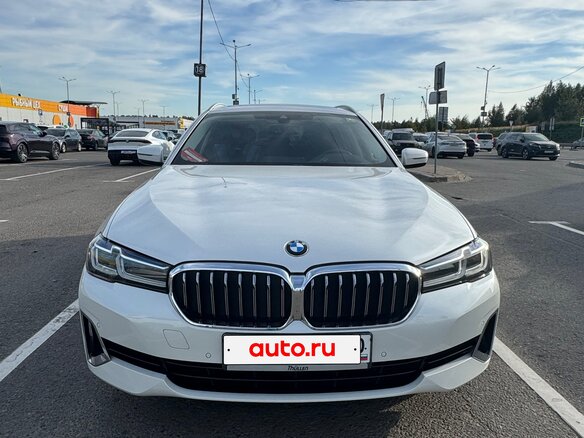 2020 BMW 5 серии 520i VII (G30/G31/G38) Рестайлинг, белый, 3950000 рублей - вид 2