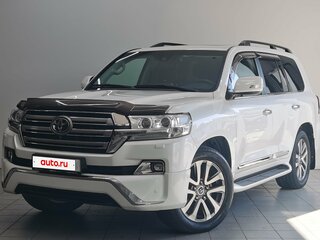 2017 Toyota Land Cruiser 200 Series Рестайлинг 2, белый, 6590000 рублей, вид 1