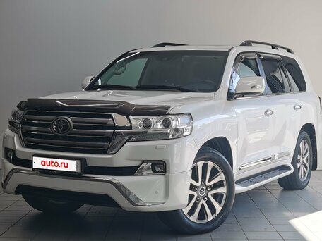 2017 Toyota Land Cruiser 200 Series Рестайлинг 2, белый, 6590000 рублей, вид 1
