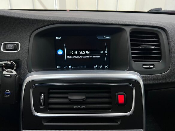 2016 Volvo S60 II Рестайлинг, серебристый, 1350000 рублей - вид 30