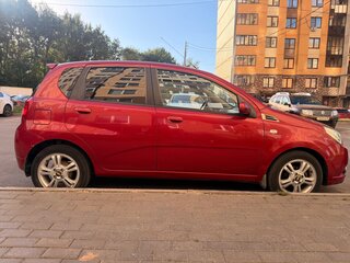 2009 Chevrolet Aveo I Рестайлинг, красный, 475000 рублей, вид 3