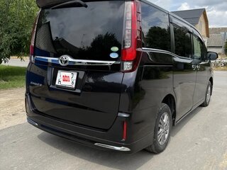 2015 Toyota Esquire I, чёрный, 2000000 рублей, вид 3