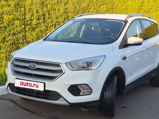 2018 Ford Kuga II Рестайлинг, белый, 1540000 рублей, вид 3