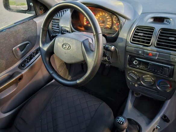 2002 Hyundai Accent ТагАЗ II, серый, 110000 рублей - вид 6