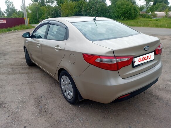 2013 Kia Rio 5-speed III, бежевый, 580000 рублей - вид 13
