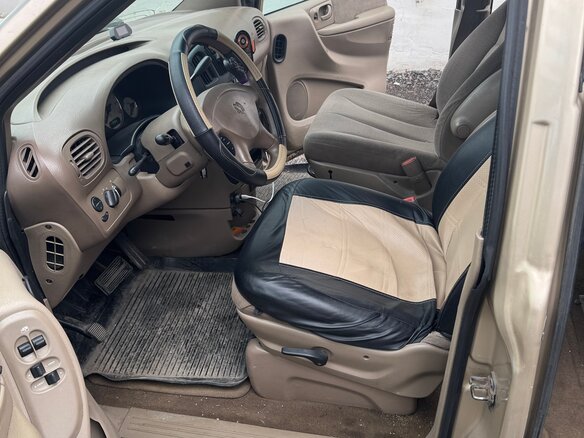 2001 Dodge Caravan Grand IV, золотистый, 400000 рублей - вид 7