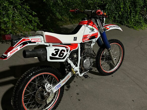 1993 Honda XLR, белый, 200000 рублей