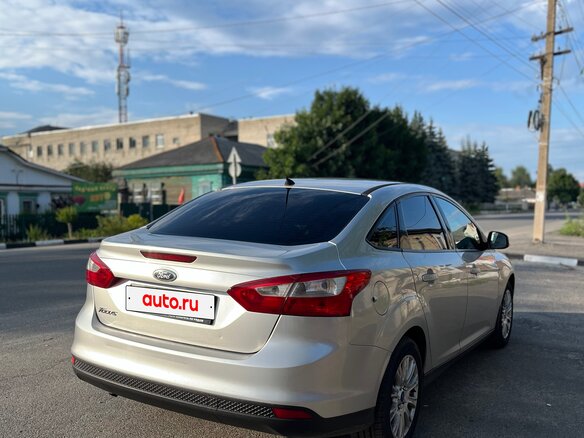 2012 Ford Focus III, серебристый, 630000 рублей - вид 3