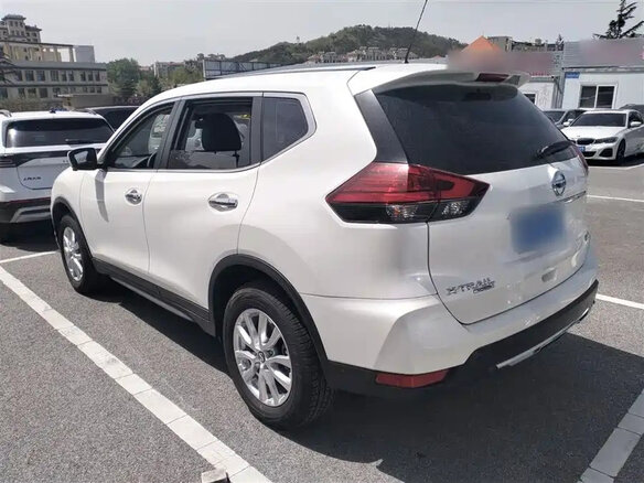 2023 Nissan X-Trail III Рестайлинг, белый, 1830069 рублей - вид 2