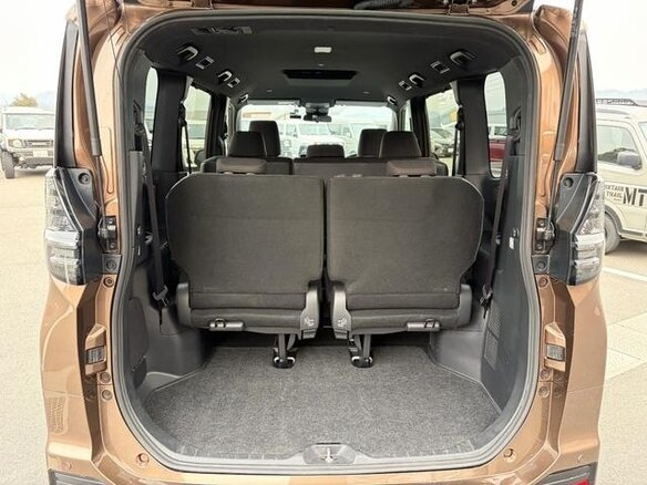 2023 Toyota Voxy IV (R90), коричневый, 4100000 рублей - вид 16