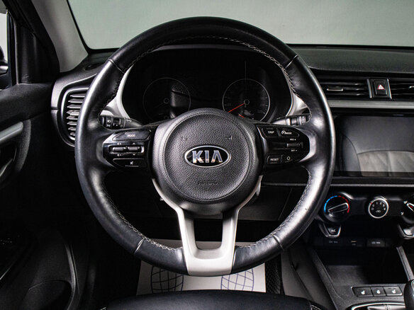 2020 Kia Rio IV Рестайлинг, чёрный - вид 9