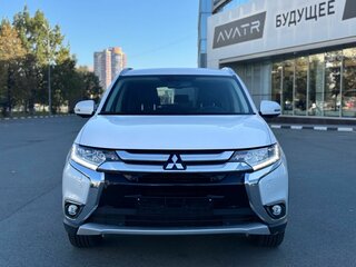 2018 Mitsubishi Outlander III Рестайлинг 3, белый, 2190000 рублей, вид 2