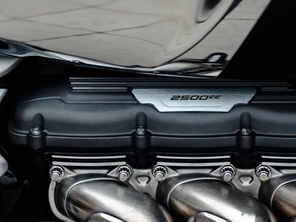 2023 Triumph Rocket 3, серебристый, 2490000 рублей - вид 19