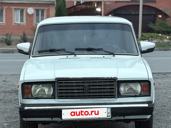 2000 Lada (ВАЗ) 2107, белый, 200000 рублей