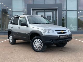 2018 Chevrolet Niva I Рестайлинг, серебристый, 785000 рублей, вид 3