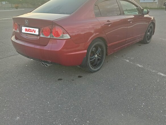 2008 Honda Civic VIII, красный - вид 3