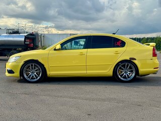 2012 Skoda Octavia RS II Рестайлинг, жёлтый, 1100000 рублей, вид 4