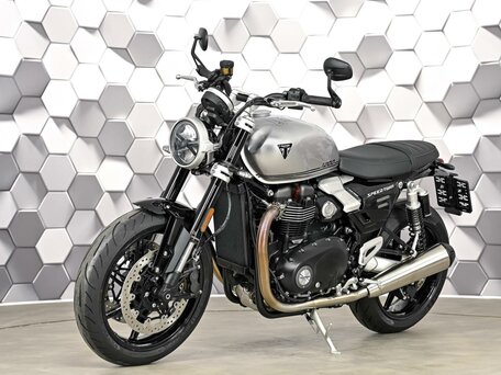 2026 Triumph Speed Twin, серебристый, 1699000 рублей, вид 2