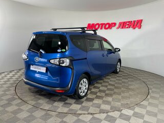 2017 Toyota Sienta II, синий, 1420000 рублей, вид 4