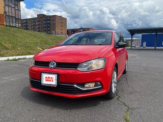 2017 Volkswagen Polo V Рестайлинг, красный, 1070000 рублей, вид 1